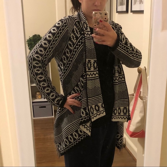 Sweater 🍂🍁 - Picture 8 of 9